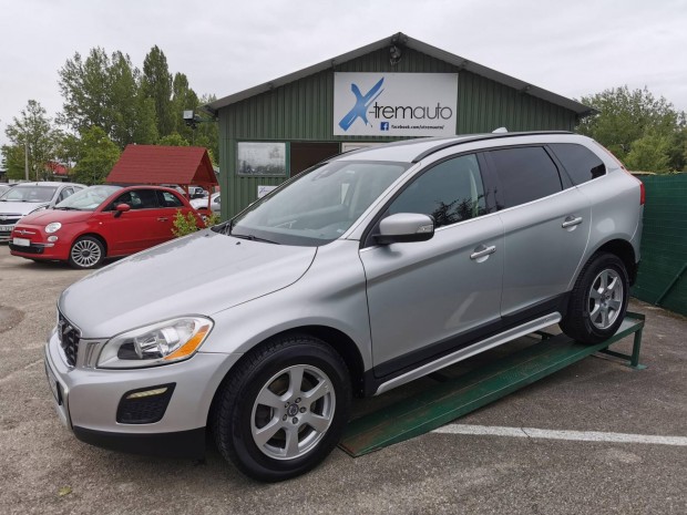 Volvo XC60 2.0 D [D3] Kinetic FWD